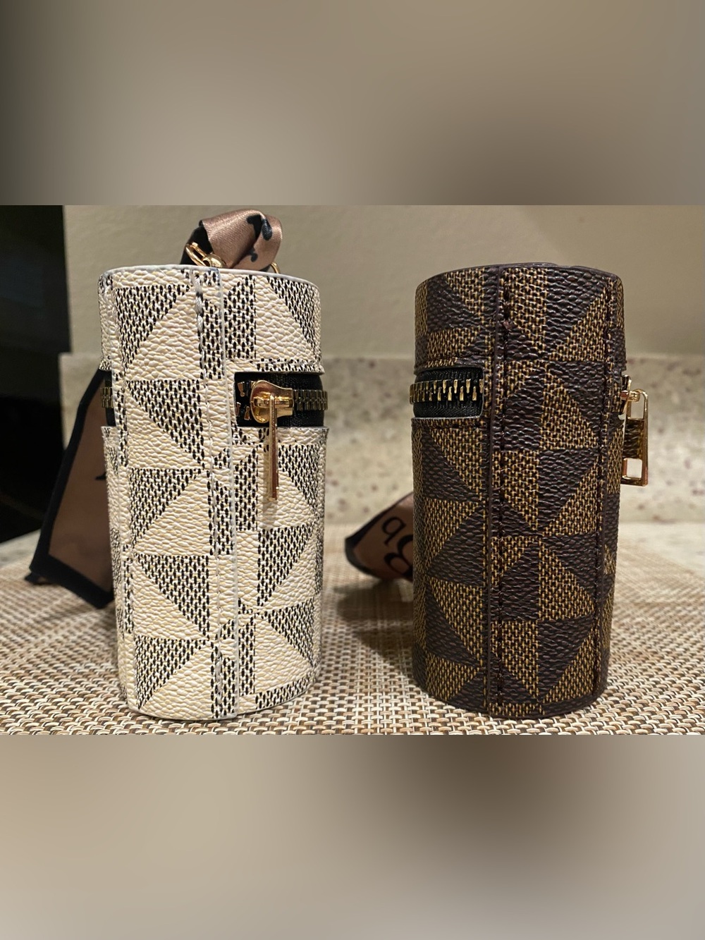 🎉Cylindrical lipstick Cases with Scarf - Brown & Cream - Picture 2 of 3